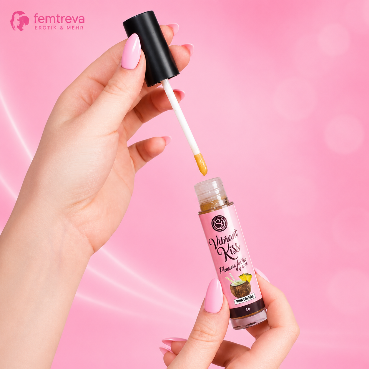 Vibrant Kiss Lipgloss Pina Colada, rosa Flasche mit schwarzem Applikator, flüssiges Produkt in Tropfform sichtbar